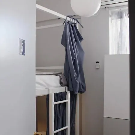 Let Me Take My Bunk Bed * Athén